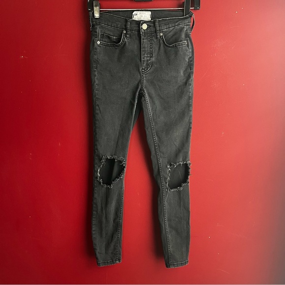 Free People Distressed Knee Denim Jeans - Picture 1 of 7